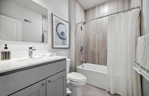 Luxurious Condo with Rooftop and Parking near University City - Foto 9