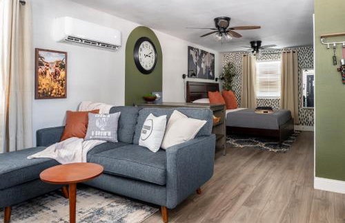 Step Free Entrance-Wolfe Cottage at Wrenwood Ranch, King Bed - Foto 1