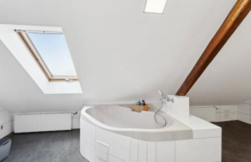 Stylish & Relaxing Penthouse ~ Workspace ~ Parking - Foto 15