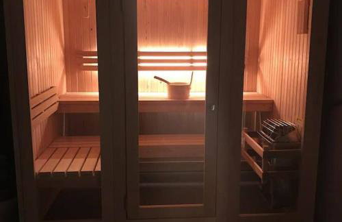 Beautiful Chalet with Hot Tub & Sauna in Poconos - Foto 7