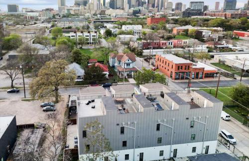 Best of The Cedars - Dallas Views Rooftop Luxury - Photo 34