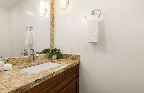 Adorable 4 bedroom home with Pool & more - Foto 16