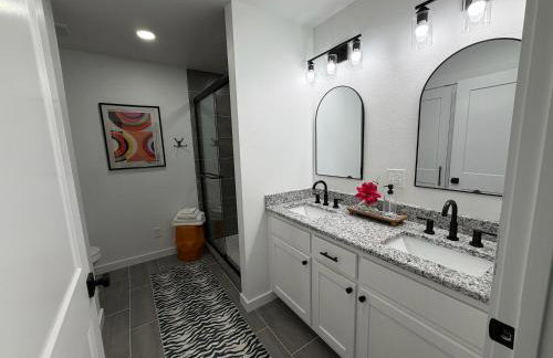 Game Night Getaway - 3BR Near WinStar - Foto 4