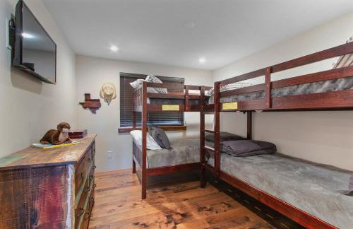 Cabin Masterpiece on Private Lake 3 bedroom - Foto 10