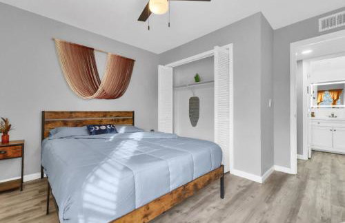 Spacious 2BR Condo close to Restaurants and Nightlife with WiFi - Foto 2