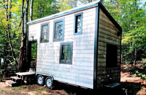 Modern Tiny House with Ski Access in Bennington, New Hamsphire - Foto 25