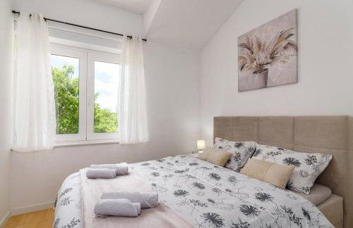 Divine Apartment Drnis - "Modern comfort at the gateway to Krka National Park" - Photo 14