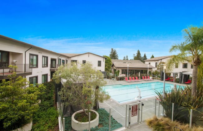 Global Luxury Suites Sunnyvale North - Photo 42