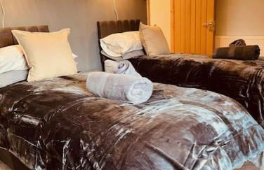 Spacious 5 Bedroom Home in Central Kidderminster with Private Parking and Electric Vehicle Facilities, Easy Access to Birmingham and Nearby Towns - Foto 44