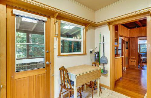 13 Mi to Beach! Forest Brook Creekfront Cabin - Foto 14