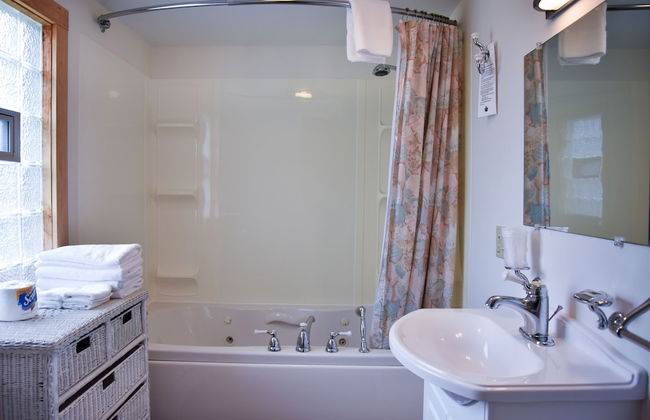 Shorelands Guest Resort and Cottages - Photo 38