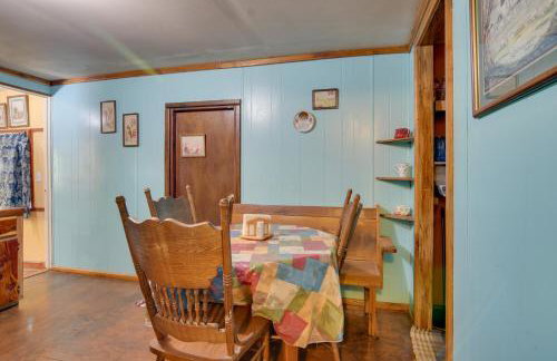 Serene Green Forest Hideaway with Spacious Yard - Foto 8