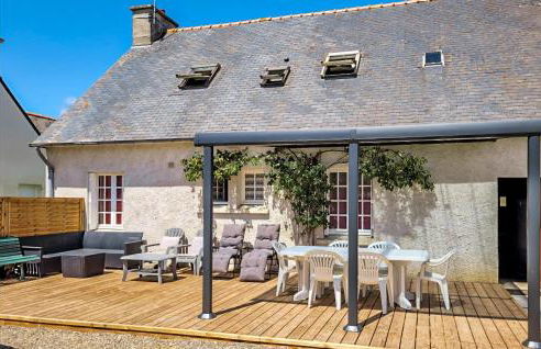 3 Bedroom Nice Home In Ploumilliau - Foto 1