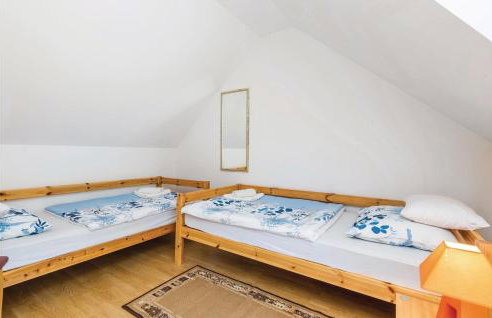 Nice Home In Licko Lesce With Wifi - Photo 21