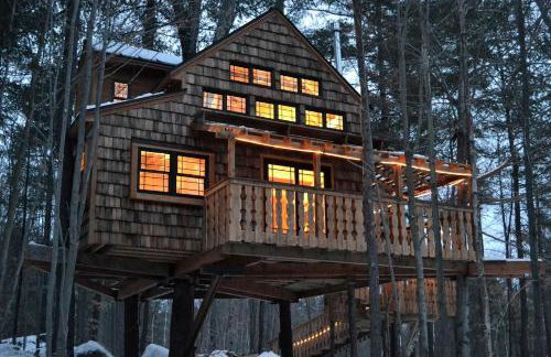 Tree House Rental Ideal for a Unique Getaway near Lake Sunapee in New Hampshire - Foto 1