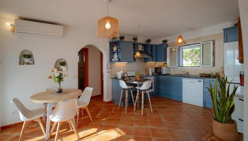 Can Peix - Relax y atardeceres únicos junto al mar - Photo 3, stove, toaster, minibar