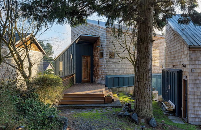 Deck Views, Fire Pit, Pool, 3 Mins to Beach Madrona Tree Retreat by Avantstay - Foto 41