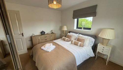 Uxbridge-Modern 2 bed Apt with Lift & Parking - Foto 4, towels