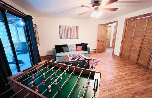 Maggie Valley 4BR Cabin with Hot Tub in Serene Forest - Foto 25