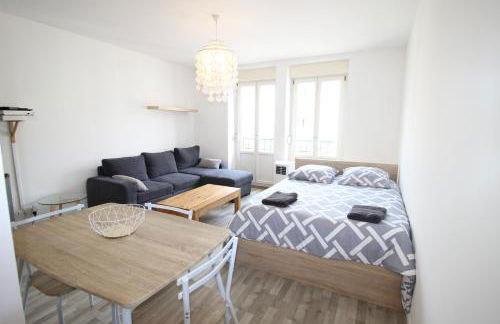 Chez Simon - Verdun Centre - Studio - 1 LIT et canapé convertible - Internet et TV - 4 personnes - Géré par Presta-Zen'Services - Foto 4