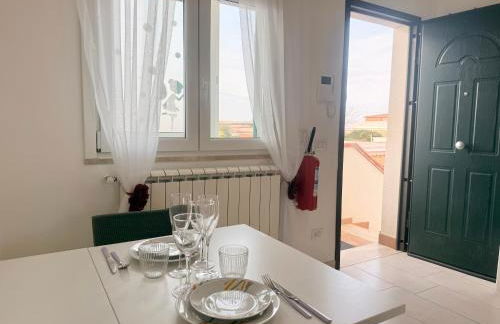 Azure Oasis with parking near the airport & beach - Foto 4