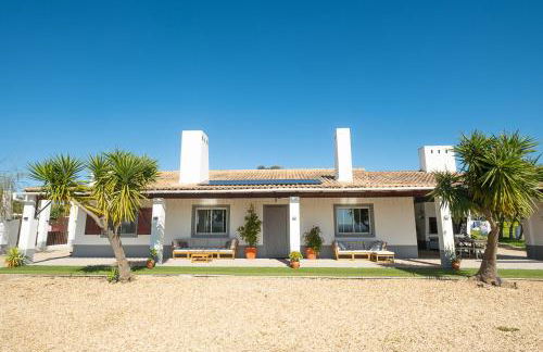 Luxe villa for 8 - Heated Pool -AC -BBQ Area - Patio - 160Mbps - Olives - Palm - vineyard - Foto 9