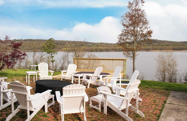 River House by Avantstay Historic & Secluded Estate on the Hudson River w/ Pool Sleeps 24! - Foto 2