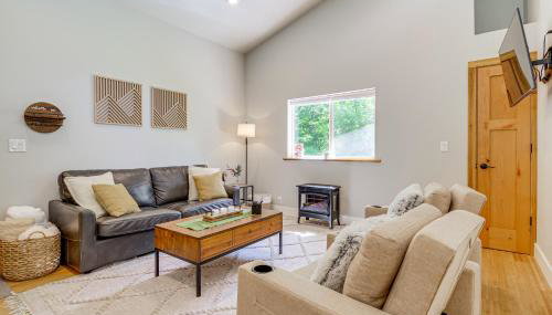 Deck, Hot Tub and Views Sleek Getaway in Index! - Foto 5