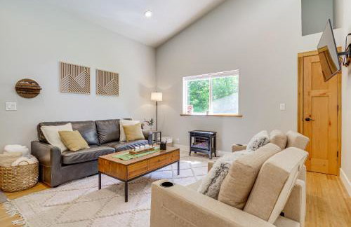 Deck, Hot Tub and Views Sleek Getaway in Index! - Foto 5