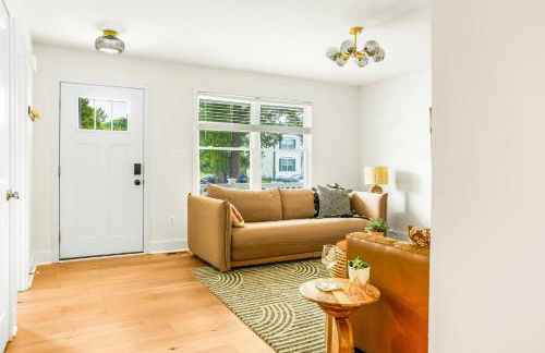 Walk to the Beach & Town | Stylish Beach Home - Foto 12