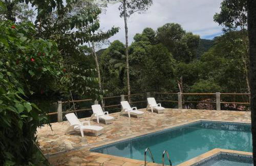 Casa charmosa em Juquehy cercada de verde, 2 quartos com churrasqueira - Foto 32