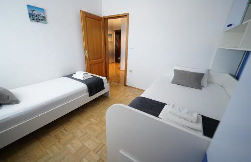 Apartments Loncar-near Zrće beach - Foto 9