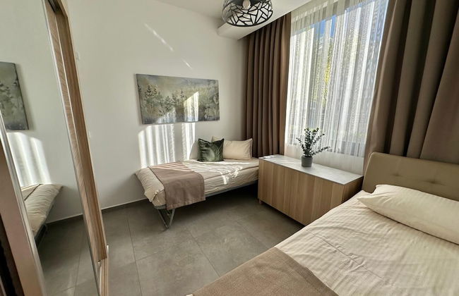 Charming 2 Bedroom Garden Suite Getaway - Photo 2