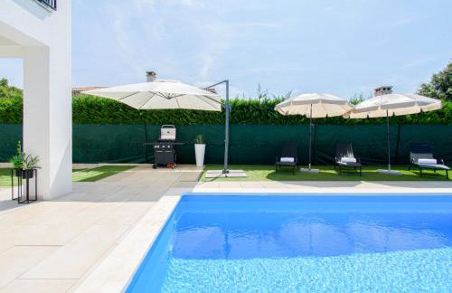 Modern Villa Angelina in Poreč - by Istrabook - Foto 17