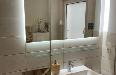 Grüne Idylle nahe Hauptbahnhof & Hufeisensee mit Parkplatz & Terrasse - Foto 17