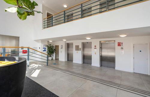 Spacious 2 Bedroom Penthouse Retreat - Foto 25