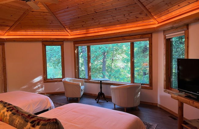 Boardman Monarch Upscale River Lodge HOT Tub! - Foto 19