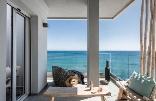 Khroma Luxury Suite 1 Beach front apartment - Photo 39