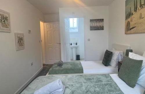 Rare find House with Parking minutes to Canterbury city center - Foto 9