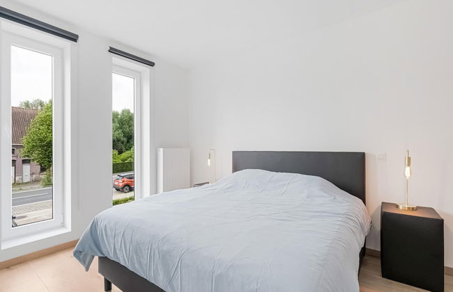 Modern Holiday Home in Ronse With Garden - Photo 4