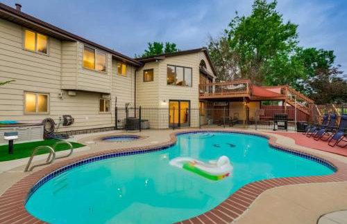 Backyard Oasis Pool Is A Beautiful Home - Photo 43