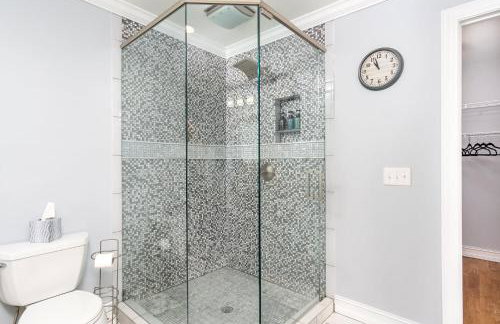 Hot Tub, Views & Game Room - 20 min to Downtown Asheville! - Foto 31