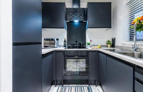 Great Location 2 Bedroom House in Nottingham, Private Garden, Fast Wi-Fi and Free Parking - Photo 25