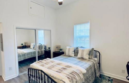 Walk to Superdome - 5 min to Canal St - 8min to French Quarter - Foto 7