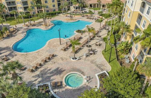 Family-Friendly 3-Bedroom Condo for 6 and 5 min to Disney - Photo 14