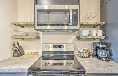 Modern Townhome with Deck - half Mi to Elkhart Lake! - Foto 10