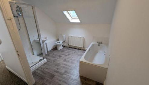 Large maisonette one bedroom nearby station - Foto 4