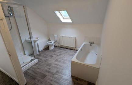 Large maisonette one bedroom nearby station - Foto 4