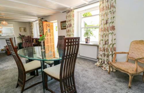 The White House - Photo 6