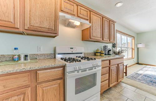 Lakefront Home with Yard and Views in Cheboygan! - Foto 8